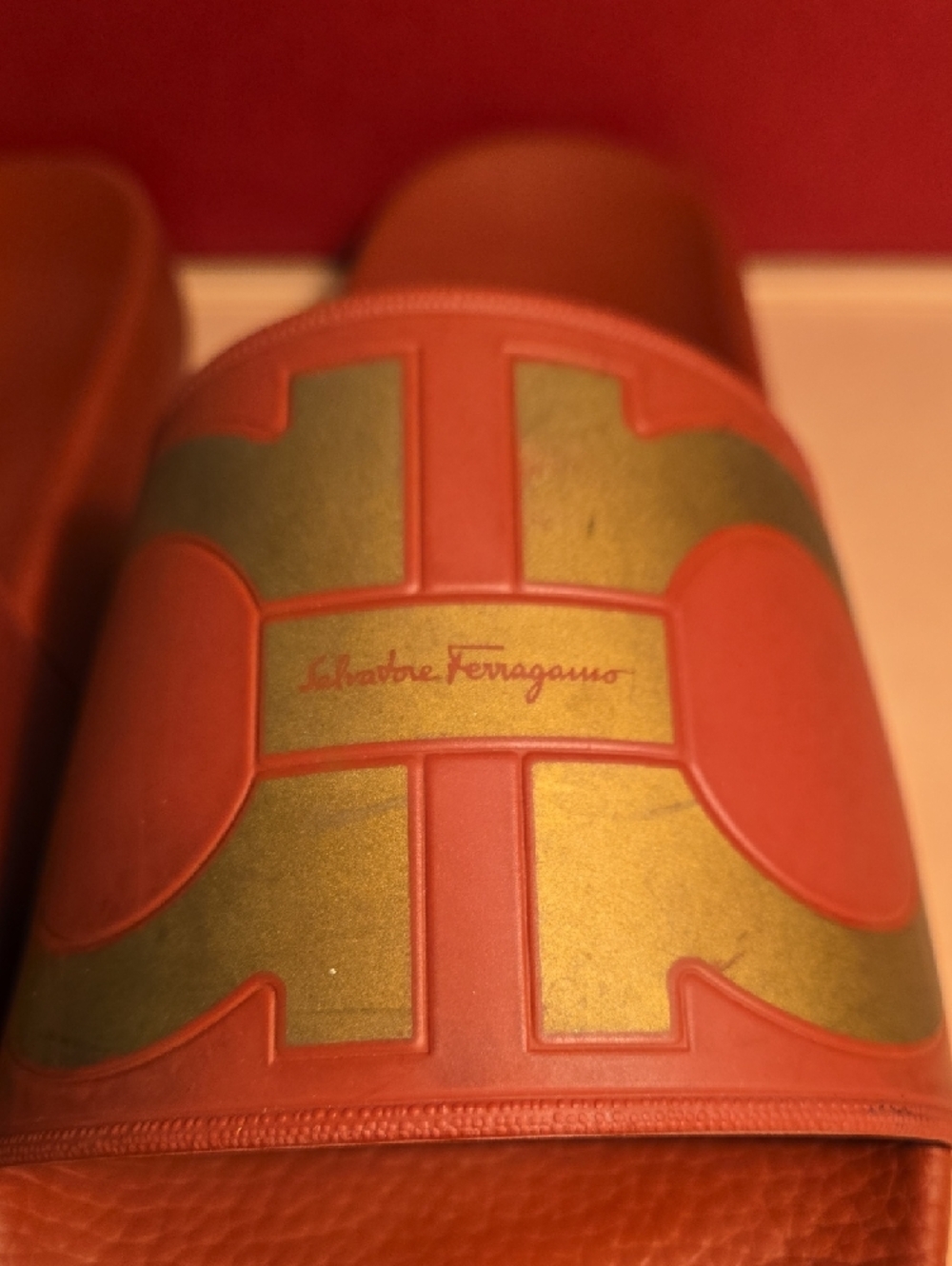 SALVATORE FERRAGAMO Men's 11M Red & Gold GROOVE Slides FLIP-FLOPS #423 - Picture 4 of 16